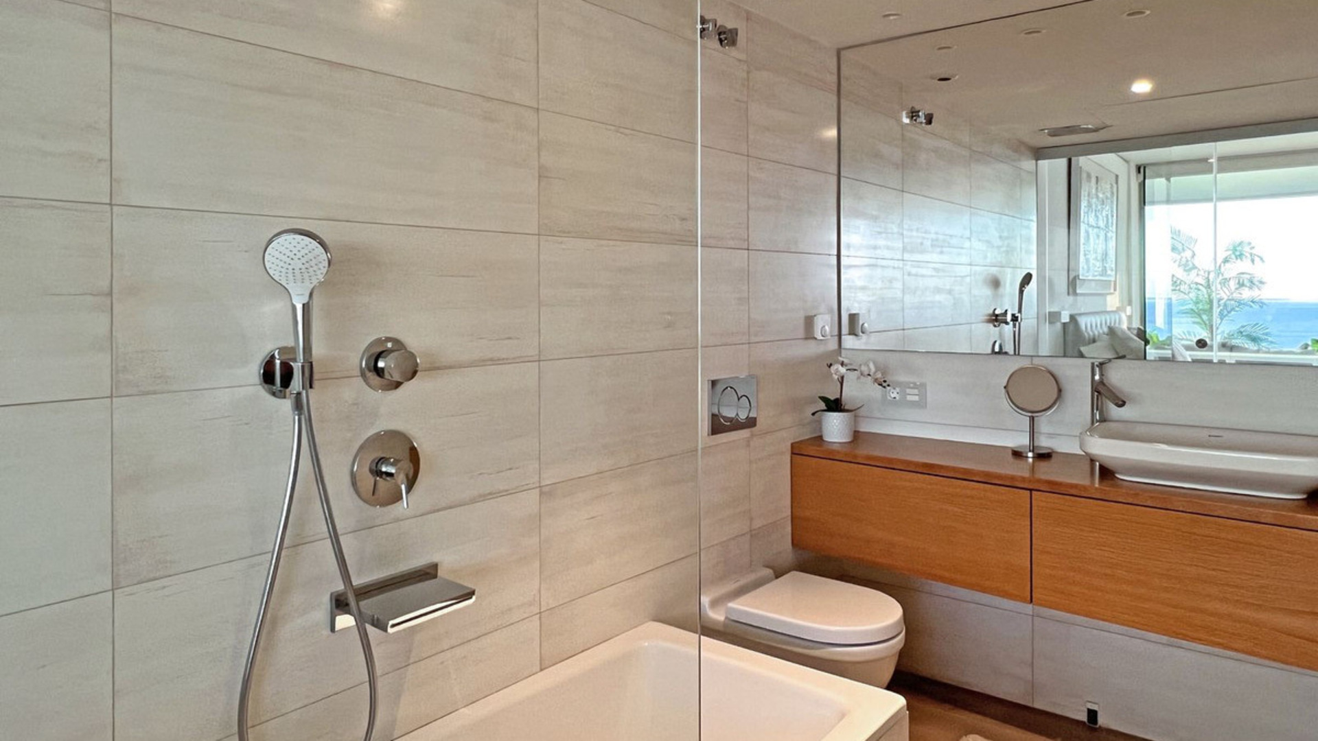 Slunný apartmán ve středním patře v Reserva Higuerón