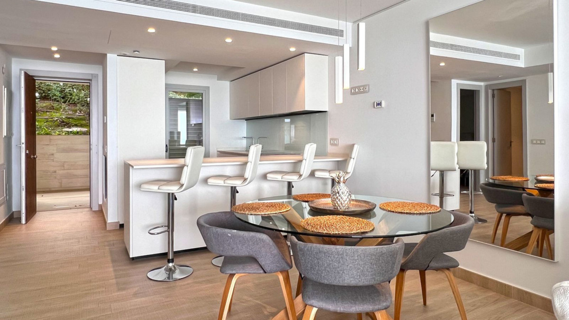 Slunný apartmán ve středním patře v Reserva Higuerón