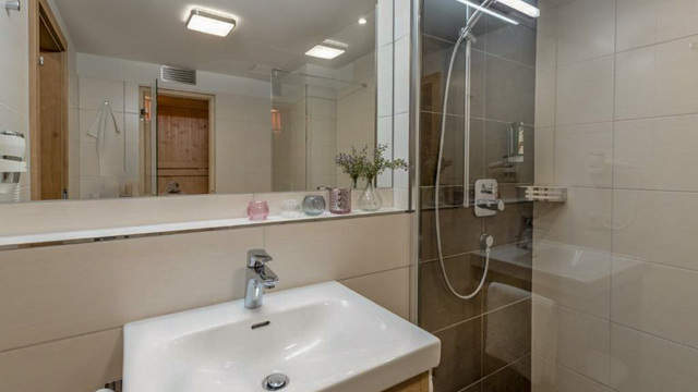 Zajímavý investiční apartmán s 1 ložnicí a balkónem