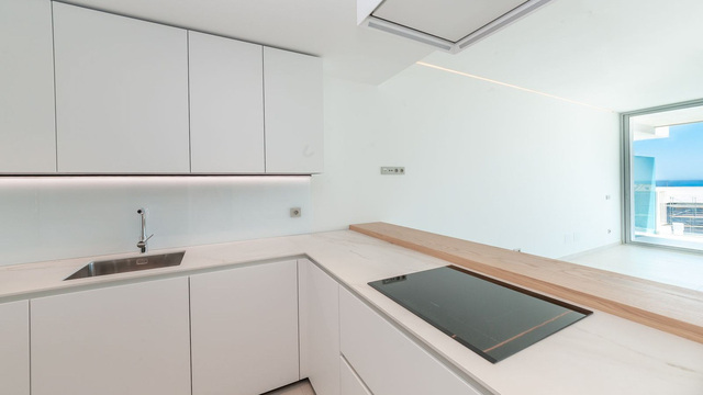 Apartmán ve středním patře s výhledem na pláž Carvajal