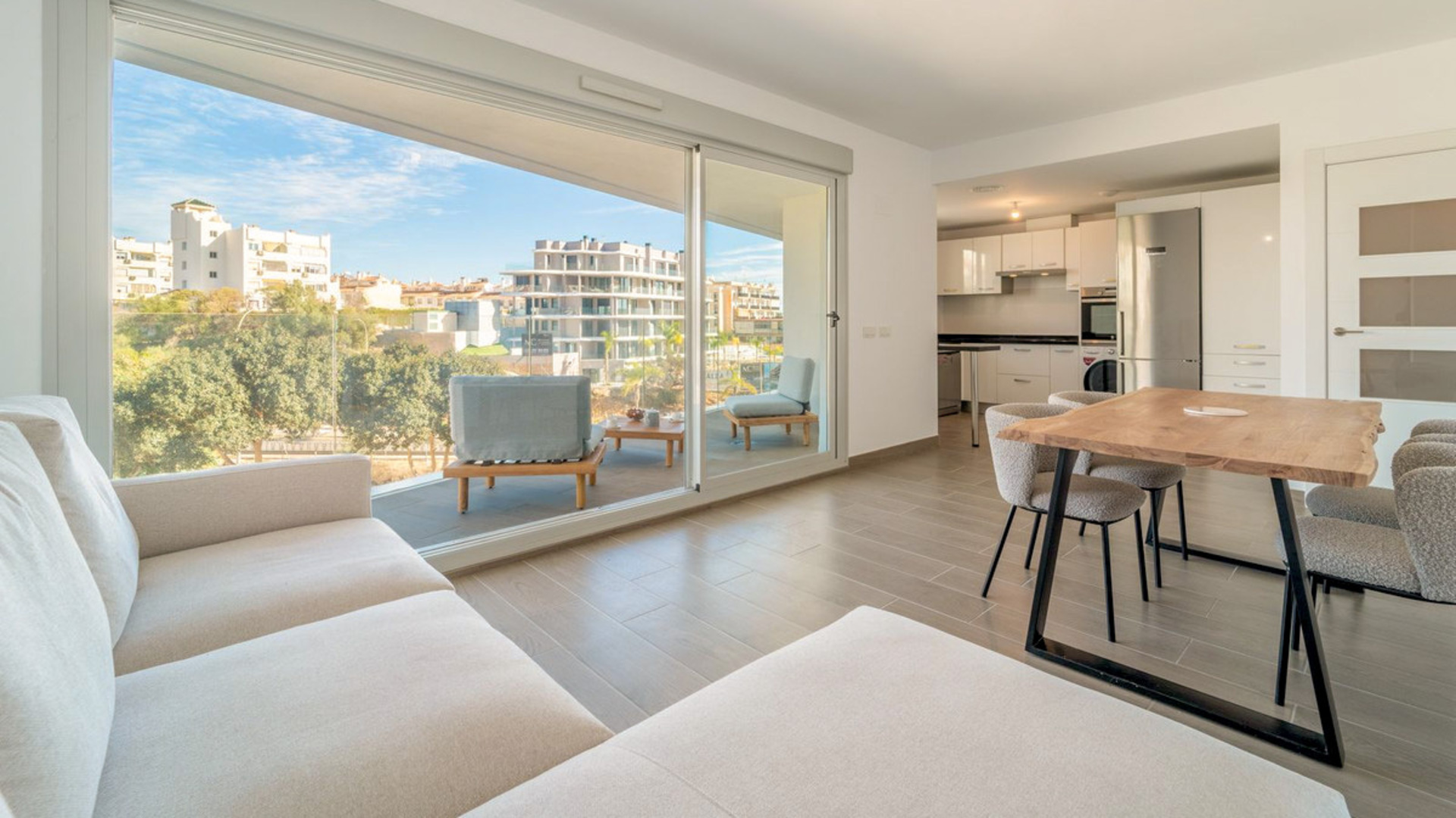 Rekonstruovaný luxusní apartmán v Torremolinos