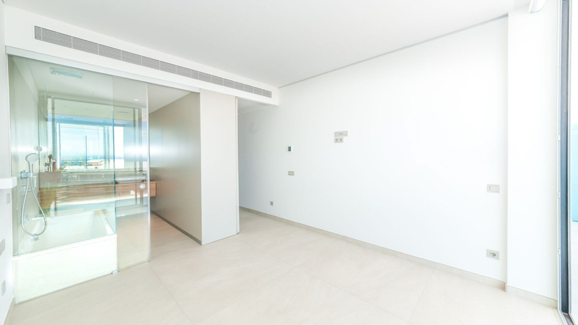 Apartmán ve středním patře s výhledem na pláž Carvajal