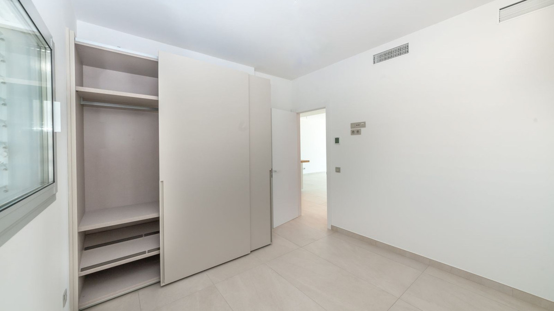 Apartmán ve středním patře s výhledem na pláž Carvajal