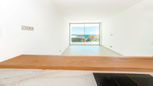 Apartmán ve středním patře s výhledem na pláž Carvajal