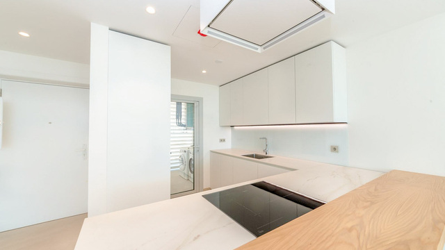 Apartmán ve středním patře s výhledem na pláž Carvajal
