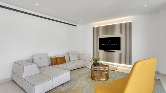 Exklusivní apartmán v urbanizaci Higuerón West 217