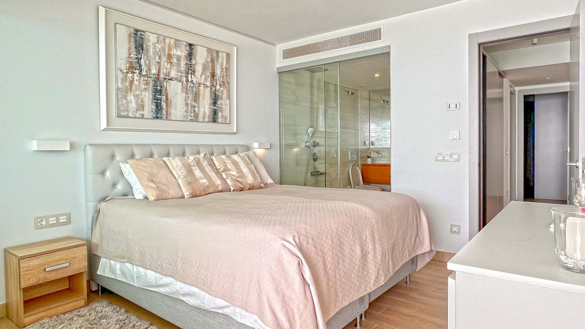 Slunný apartmán ve středním patře v Reserva Higuerón