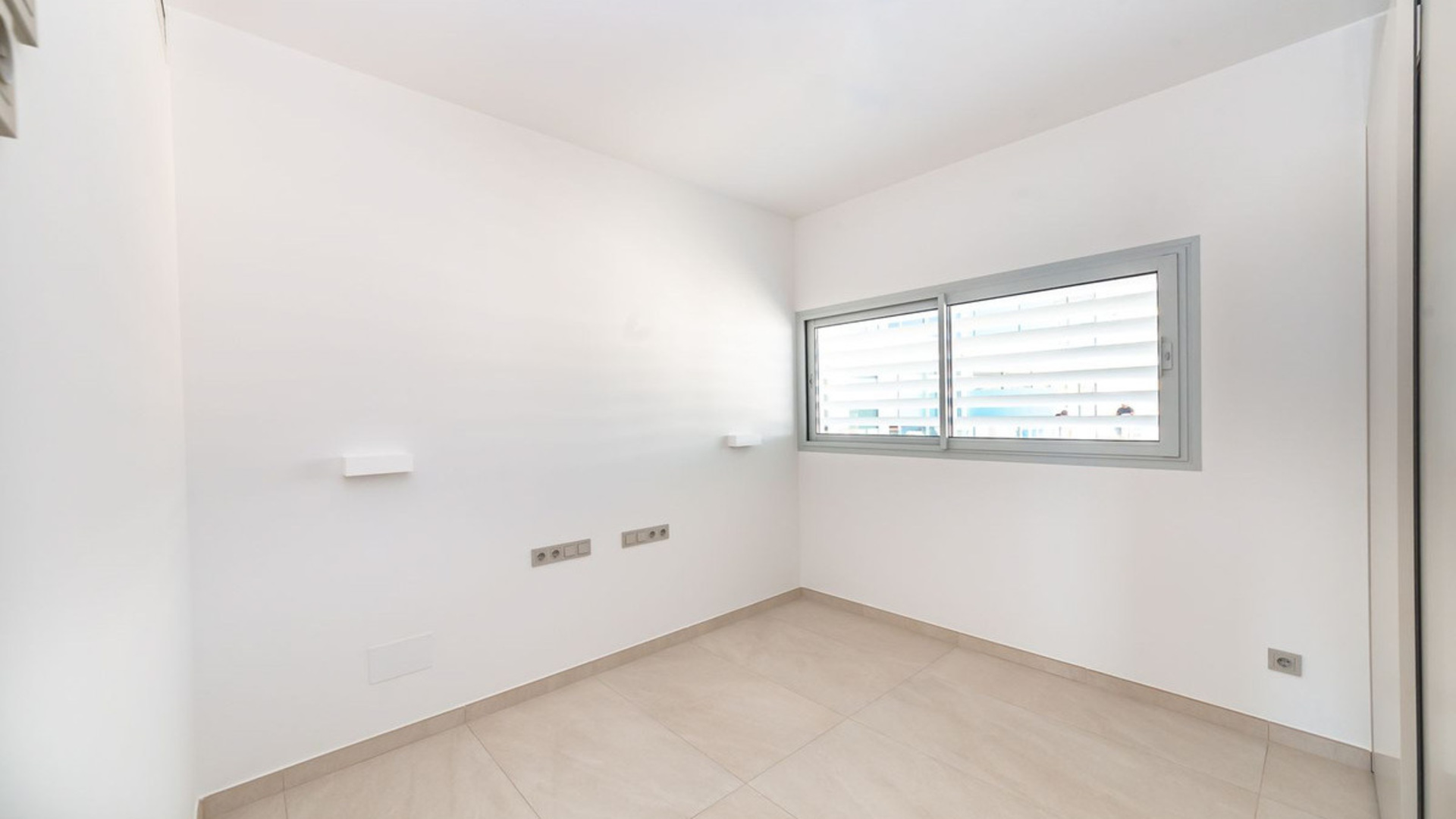 Apartmán ve středním patře s výhledem na pláž Carvajal