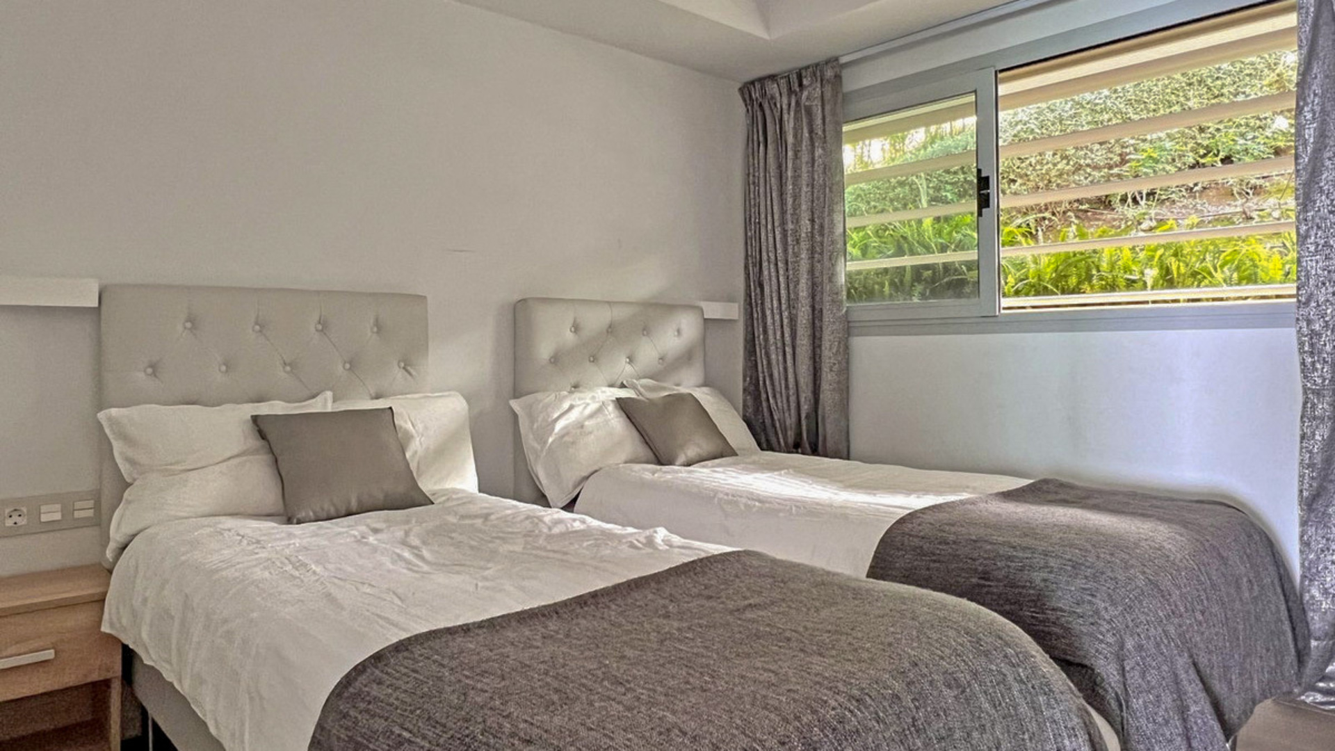 Slunný apartmán ve středním patře v Reserva Higuerón